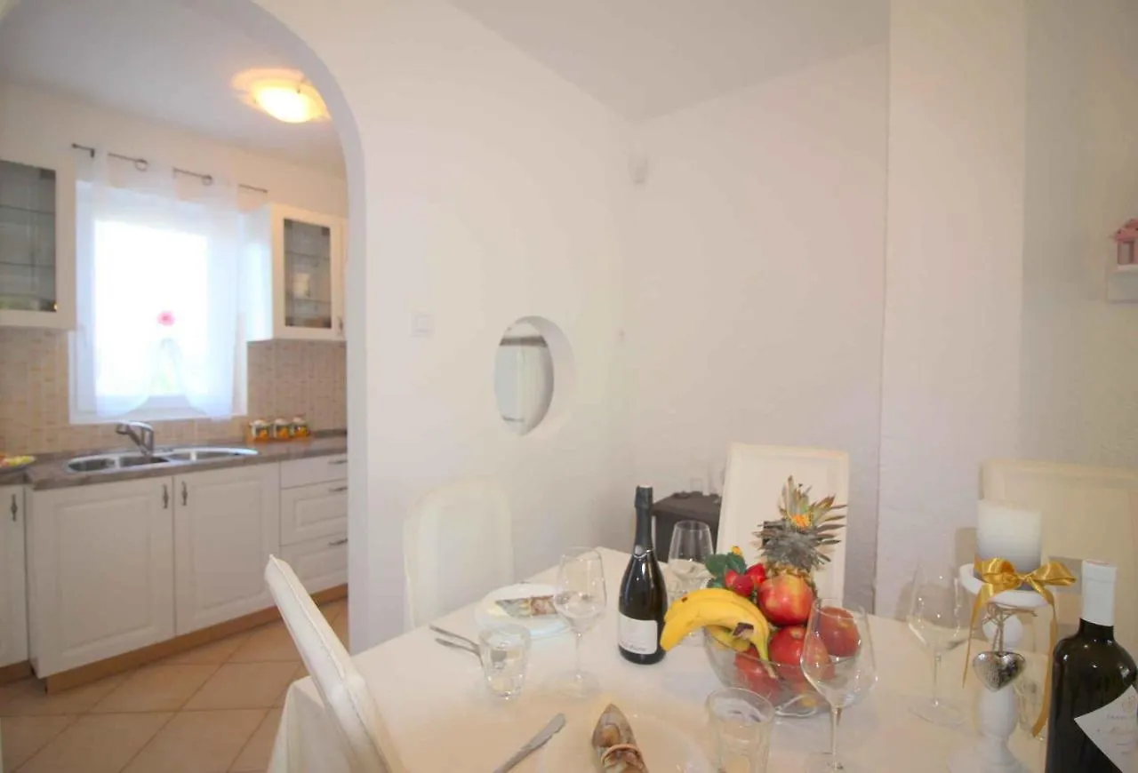 Holiday Home In Porec/Istrien 9918