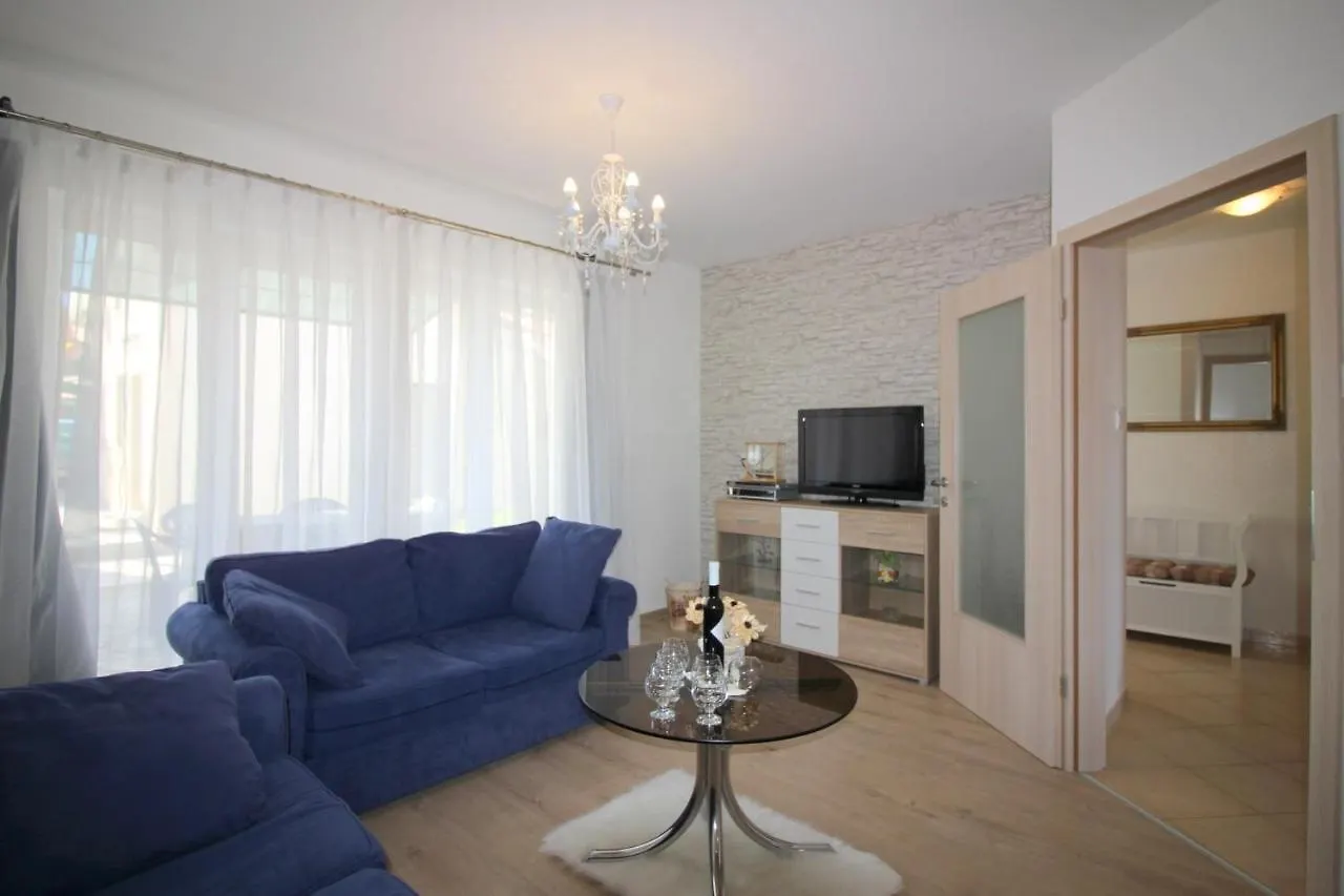Holiday Home In Porec/Istrien 9918