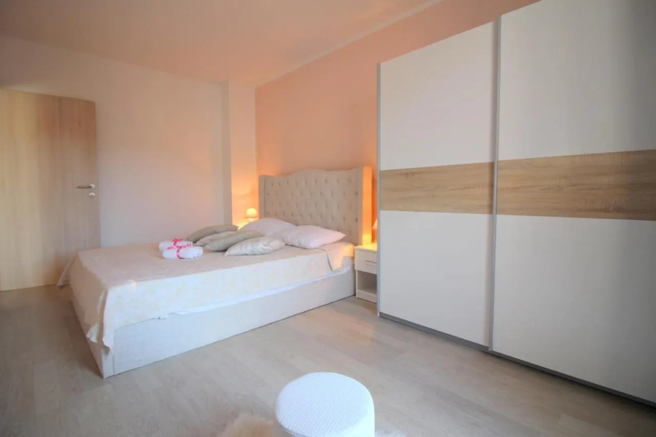 Holiday Home In Porec/Istrien 9918